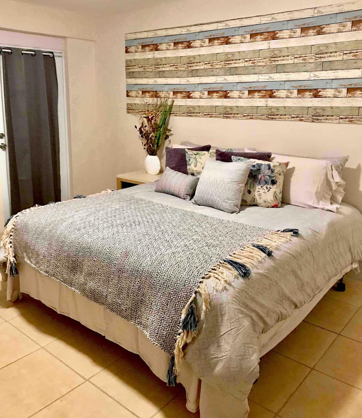 Spacious Studio with Balcony, Kitchen and AC — Hormigueros